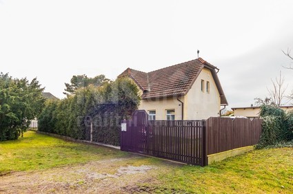 Prodej RD 5+1, 1253m2, Jenišovice, okr.Mělník