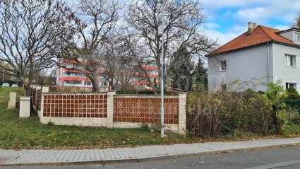 Prodej stavebního pozemku 1.015 m2 Slaný - Fotka 1
