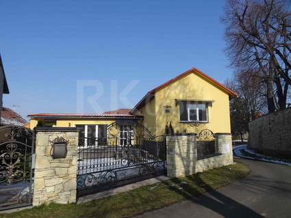 Vrbno nad lesy 4+kk ,117,4 m2 + krásná upravená zahrádka s terasou, na pozemku 304 m2. - Fotka 1