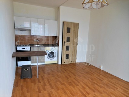 Pronájem bytu 1+kk, 28 m2, Praha 10 - Malešice, ul.Počernická - Fotka 2