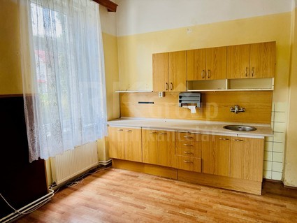 Prodej bytu,1.NP, 3+1, 110m2, sklep 20m2, garáž 20m2, zahrada, ul. 5. května Lázně Kynžvart - Fotka 2