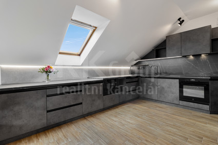 Prodej mezonetového bytu 4+kk, 118 m2, Komárov - Fotka 21