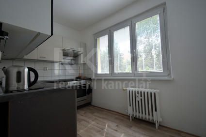 2+1, 53 m2 se sklepem, ve 2. patře panel. domu s výtahem, ul.Ovčárská, Praha 10 - Malešice - Fotka 5