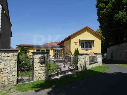 Vrbno nad lesy 4+kk ,117,4 m2 + krásná upravená zahrádka s terasou, na pozemku 304 m2. - Fotka 1