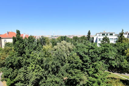 Pronájem bytu 2+kk, 41 m2 s balkonem a krásným výhledem na Prahu, Praha 4 - Nusle, ul. Na Jezerce - Fotka 1
