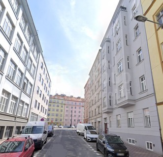 Praha 8, u Palmovky, ulice Pod Kotlaskou. Byt k pronájmu 2+1 76,53 m2 ve 3. patro, výtah, cihla.  - Fotka 1