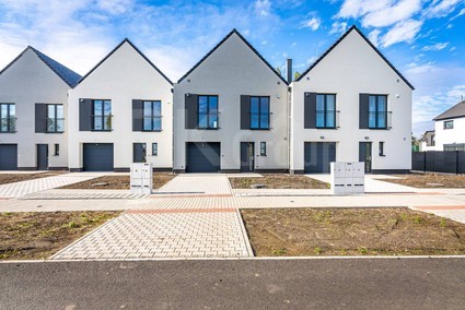 S19 Prodej domu, 4+kk, 166m2 + zahrada 463m2, projekt Resort za hřištěm, Velké Chvalovice - Pečky - Fotka 1