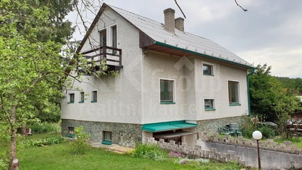 Pronájem rodinného domu 150 m2, zahrada 700 m2 - Fotka 1