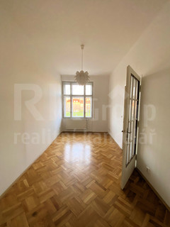 Pronájem prostorného bytu 2+1, 56,20 m2, Praha 8 - Libeň, ul.Primátorská - Fotka 1