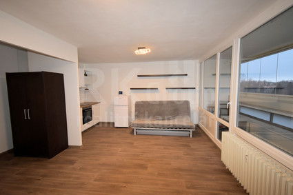 1+kk, 35,6 m2 se zasklenou lodžií a sklepní kójí, ve 4.p. panel.domu, Praha 8 - Troja, ul.Hlivická - Fotka 8