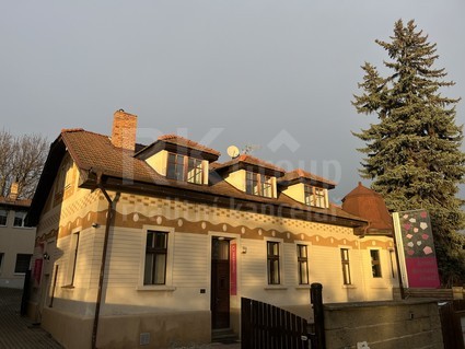 Pronájem bytu 4+kk 140 m2 ve Slaném - Fotka 1