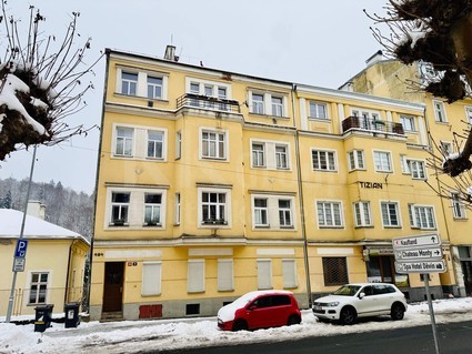 Prodej prostorného bytu 4+1, 112m2 se sklepem, lodžií a balkónem, Ruská ul. – Mariánské Lázně - Fotka 1