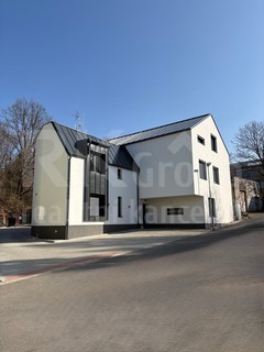 Pronájem moderního bytu 2+kk v novostavbě – Hořovice, ul. Nádražní