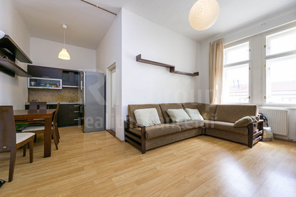 Nabídka pronájmu bytu 2+kk v klidném vnitrobloku přímo na Andělu - Praha 5, Smíchov. - Fotka 2