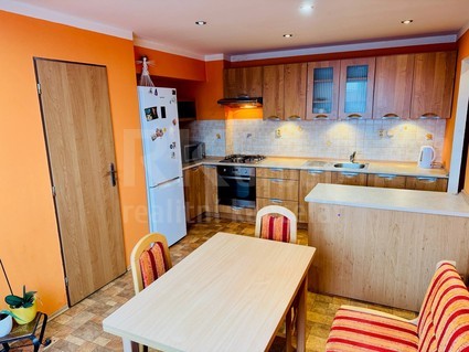 Prodej bytu 3+1, 79 m², sklep, parkovací stání, ul. Valdštejnova – Cheb - Fotka 2