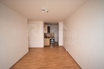 2+kk, 42 m2 se sklepní kójí, 2 m2, po rekonstrukci,  Praha 4 - Chodov, ul. Konstantinova - Fotka 6