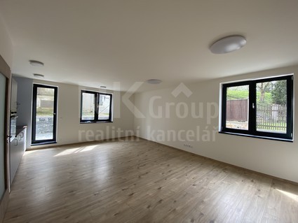 Pronájem moderního 1+kk 44,40 m2 s předzahrádkou 20 m2 v novostavbě bytového domu v Hořovicích - Fotka 6
