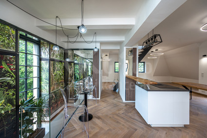 Pronájem atyp. mezonetového bytu 2+kk s ateliérem, 118,5 m2, v RD, Praha 4 - Podolí, ul.Dvorecká - Fotka 17