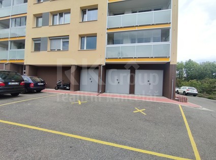 Pronájem garáže v ulici Kozmíkova, Praha 10 - Hostivař - Fotka 9