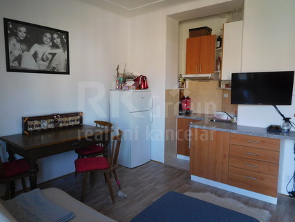 Pronájem bytu 1+kk/T, 43 m2,Praha 10 - Vršovice