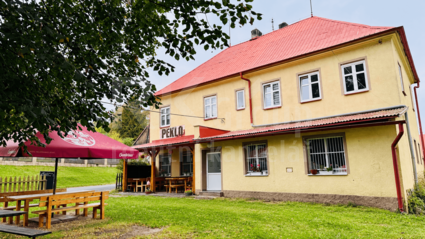 Prodej domu s restaurací, sálem a dvěma byty 2+1, pozemek 1 056 m², Palič – Lipová u Chebu - Fotka 1