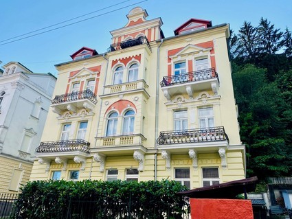 Prodej bytu 2+1, 63 m², balkón, sklep, parkovací stání, výtah, ul. Třebízského, Mariánské Lázně - Fotka 1