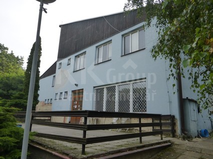 Prodej komerčního objektu s pozemky 9151 m2 v obci Ledce, okr. Kladno - Fotka 1