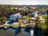 Prodej multifunkčního areálu přímo u Kyjského rybníka. 