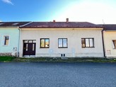 Exkluzivně nabízíme prodej řadového domu 4+1  v obci Žebrák, okr. Beroun.