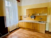 Prodej bytu,1.NP, 3+1, 110m2, sklep 20m2, garáž 20m2, zahrada, ul. 5. května Lázně Kynžvart