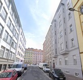 Praha 8, u Palmovky, ulice Pod Kotlaskou. Byt k pronájmu 2+1 76,53 m2 ve 3. patro, výtah, cihla. 