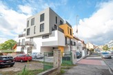 Prodej luxusního bytu 1+KK/B v novostavbě v Kobylisích, ul. Pakoměřická. 