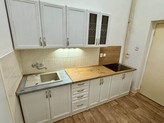 Pronájem  bytu 1+1, 32 m², po částečné rekonstrukci, 2. patro, ul. Anglická – Mariánské Lázně