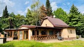 Pronájem rodinného domu 4+1 s terasou, zimní zahradou a pozemky 1 000 m² – Krásné, Tři Sekery